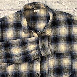 Garage Plaid Flannel Long Sleeve Button Down Shirt Blue White Black Size Medium